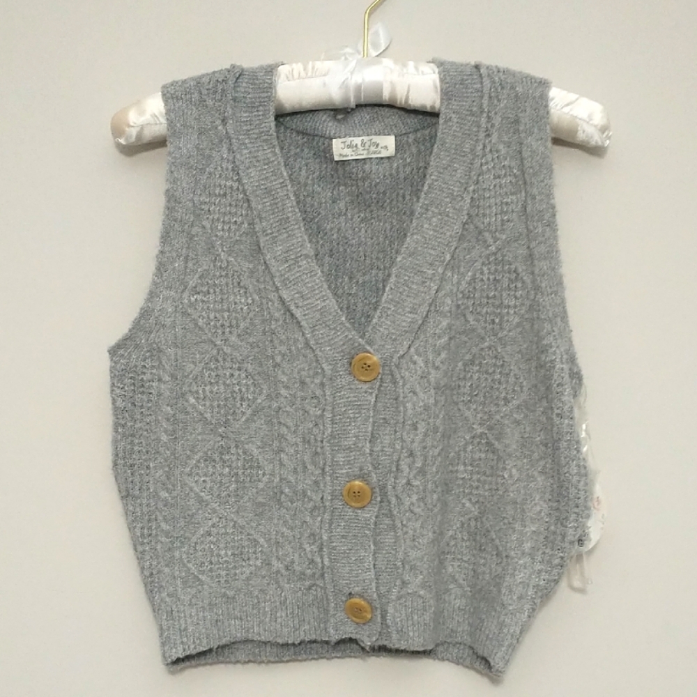 NWT Jolie & Joy Gray Knit Bqutton-Up Vest